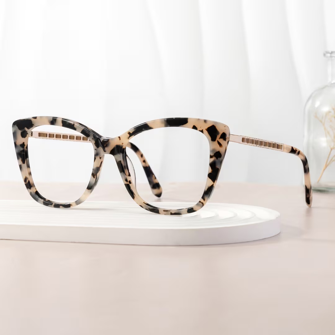 Deangela Glasses - Deangela Cateye Tortoise Glasses